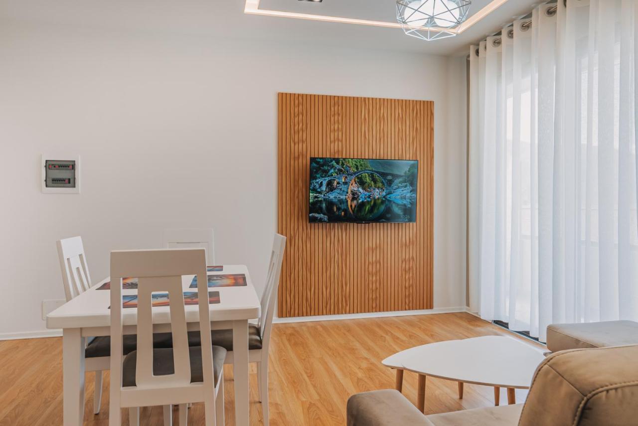 Jd Luxury Apartments Vlorë Esterno foto