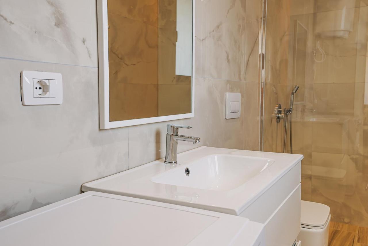 Jd Luxury Apartments Vlorë Esterno foto